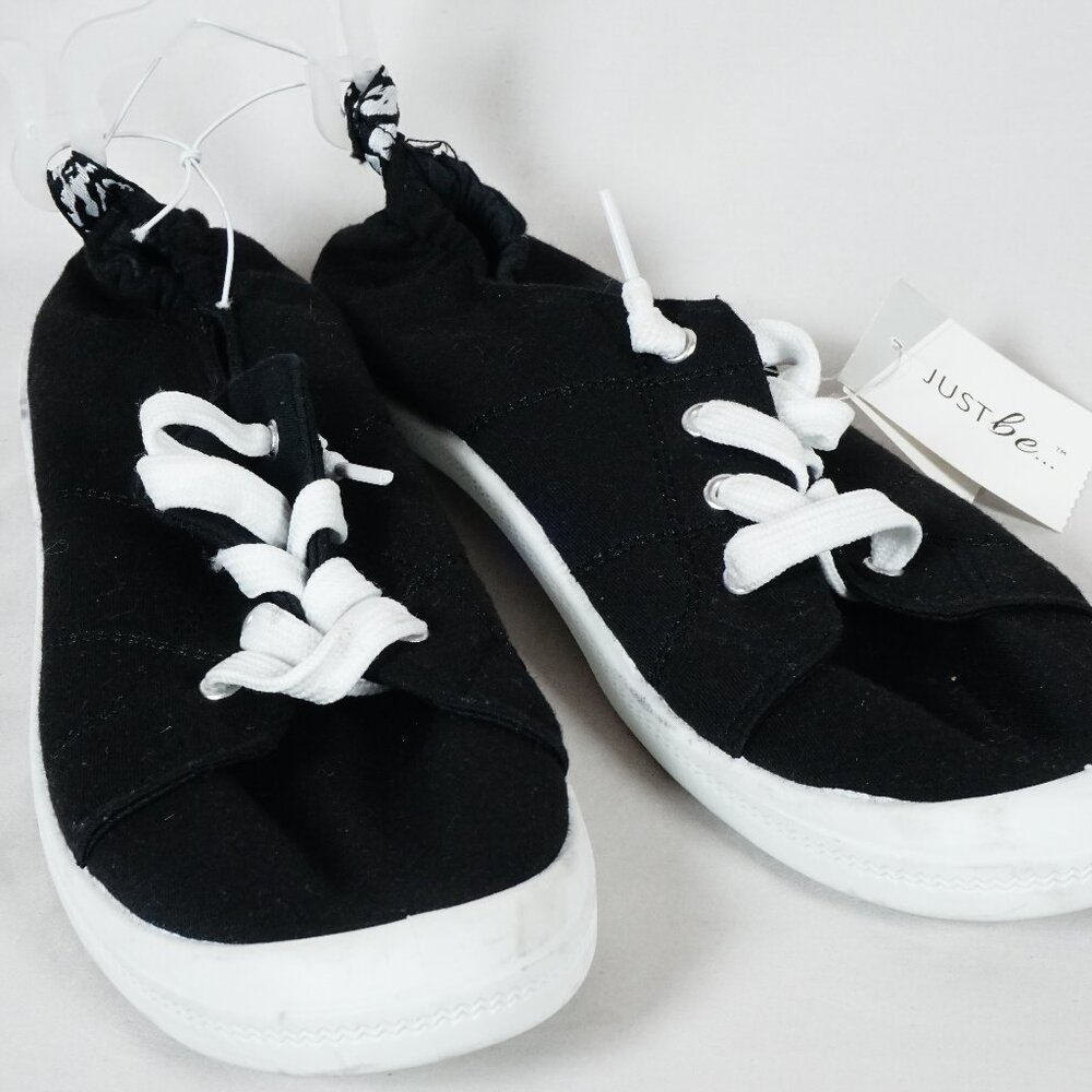 Just Be Woman's US 10 Black & White Sneaker NEW!!